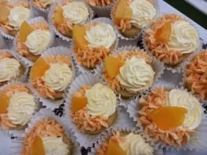 the-colourful-cupcakes-300x225.webp